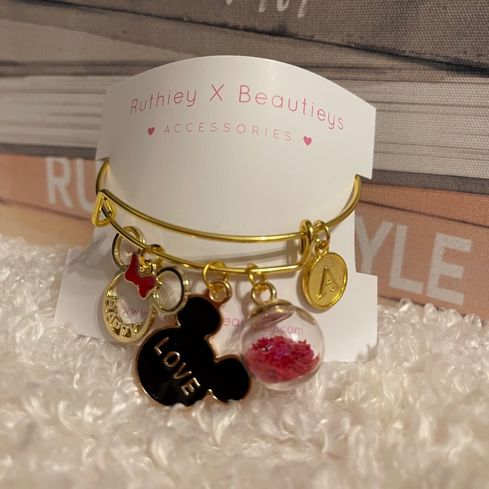 SOLD-“Ruthiey x beautieys ” handmade bracelets.